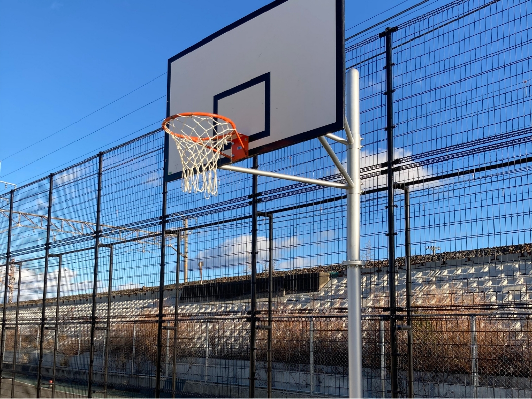 【運動場】■バスケットゴール(2台)